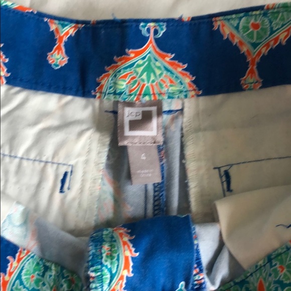 Patterned shorts - Picture 2 of 2